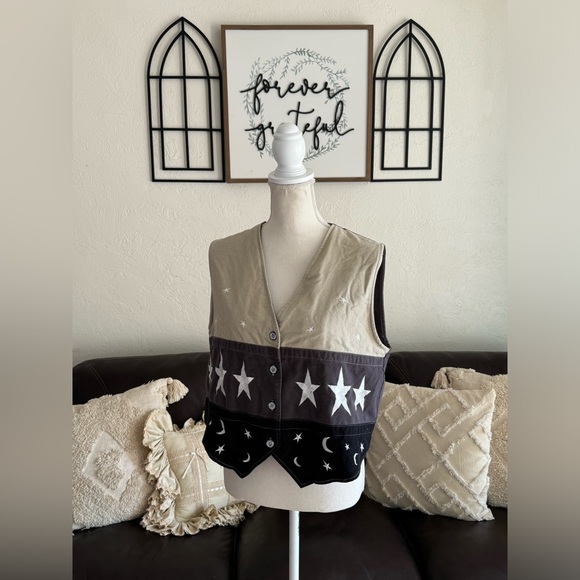 Vintage Christopher & Banks Star - Moon Print Vest Size Large - Picture 9 of 14